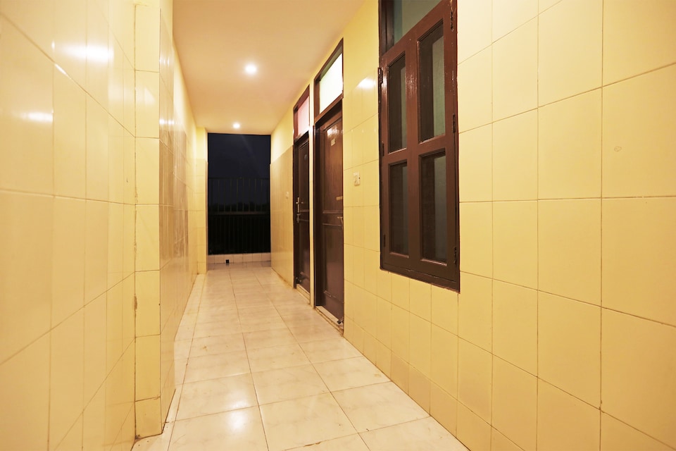 OYO Flagship 40012 Checkout, Pitampura - Rohini Delhi, Delhi