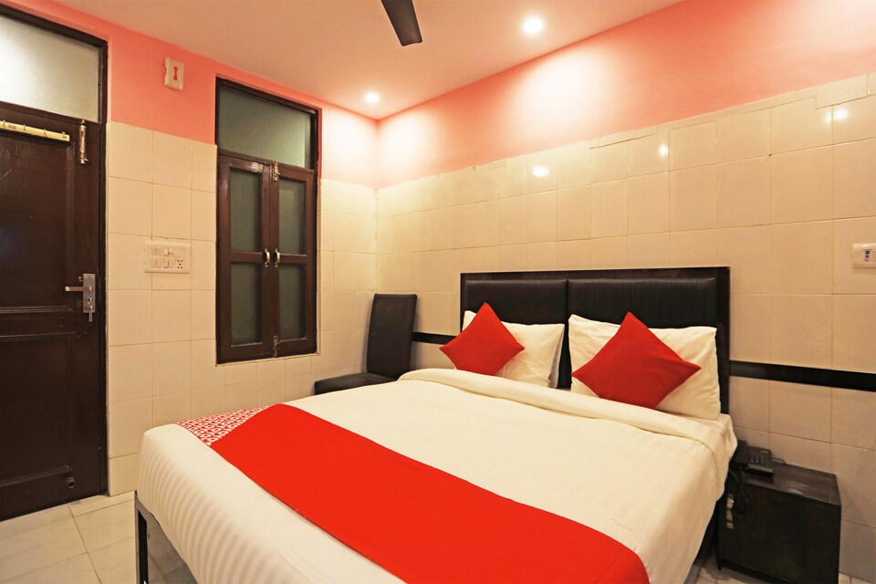 OYO Flagship 40012 Checkout, Pitampura - Rohini Delhi, Delhi
