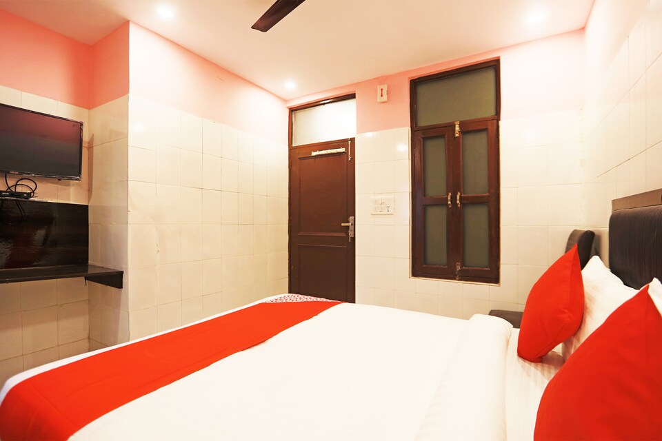 OYO Flagship 40012 Checkout, Pitampura - Rohini Delhi, Delhi
