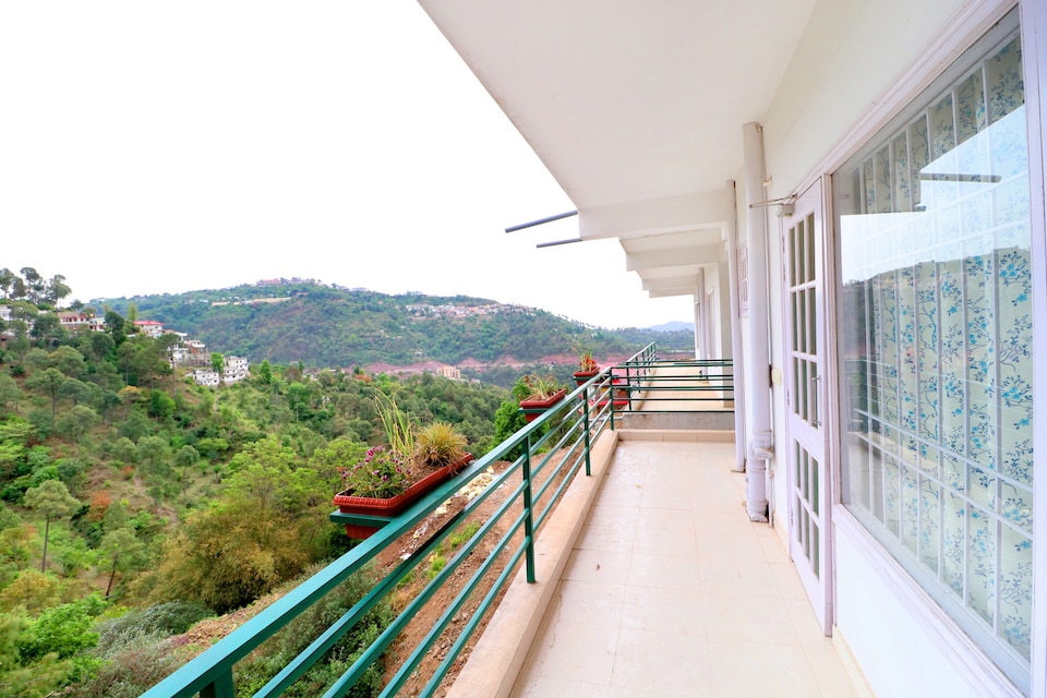 OYO Home 40033 Modern Stay Barog, Kasauli, Kasauli