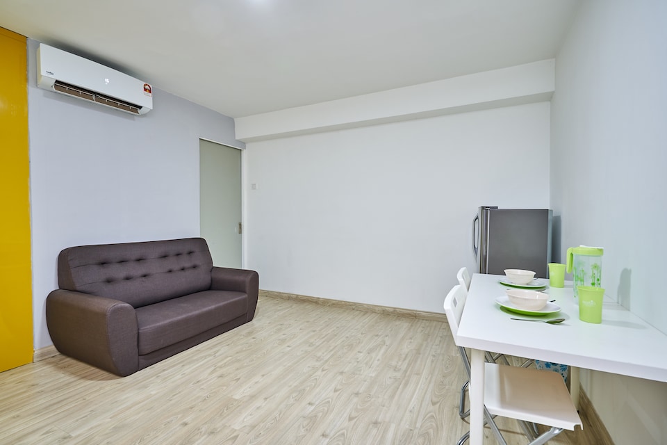 OYO Home 1112 Breathtaking 1br Empire City Halo Sunday, Damansara Perdana, Petaling Jaya