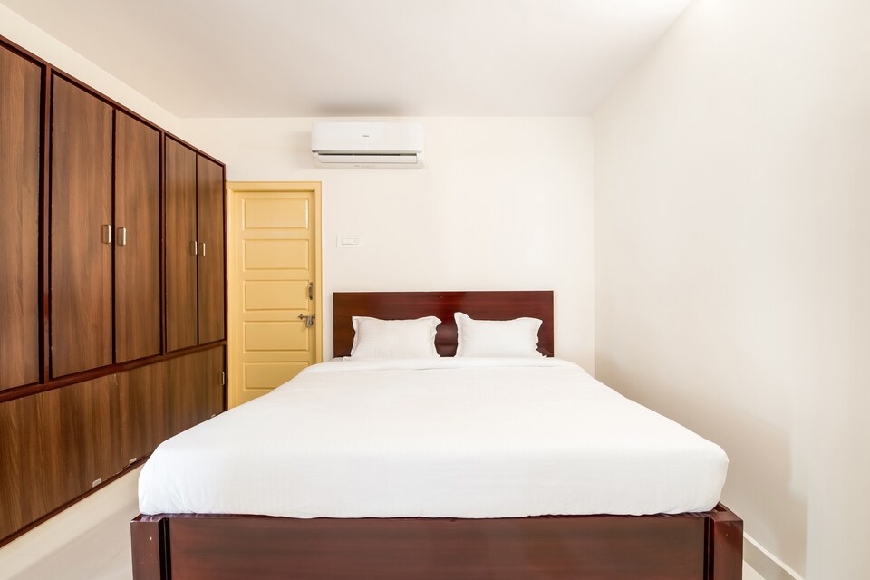 SPOT ON 40058 Srikar.Satvik Nivas , Ramavarappadu Ring Road Vijayawada, Vijayawada