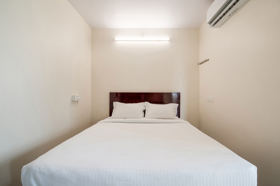 SPOT ON 40058 Srikar.Satvik Nivas , Ramavarappadu Ring Road Vijayawada, Vijayawada