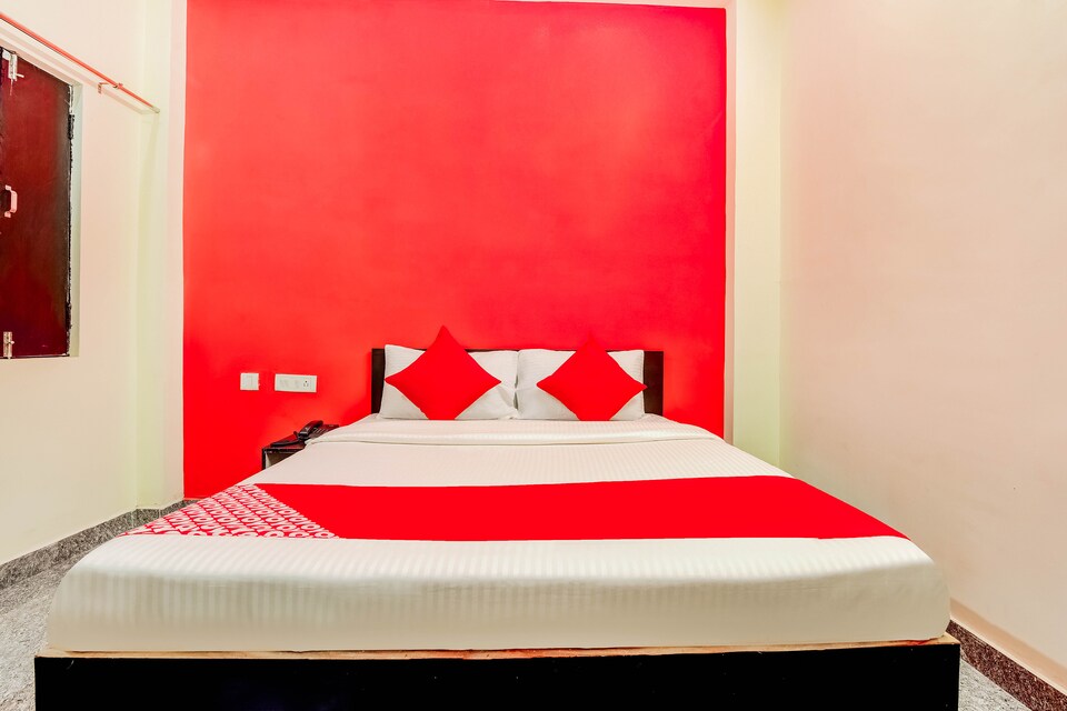 OYO Hotel Vaishnavi Inn, Lanka, Varanasi