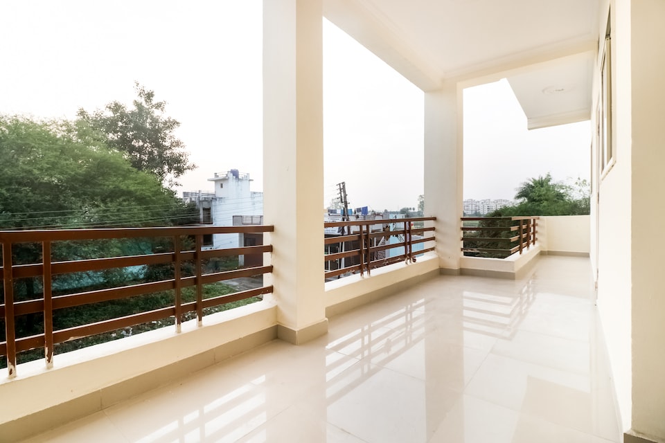 Hotel O Yash Homestay, Hoshangabad Road, Bhopal