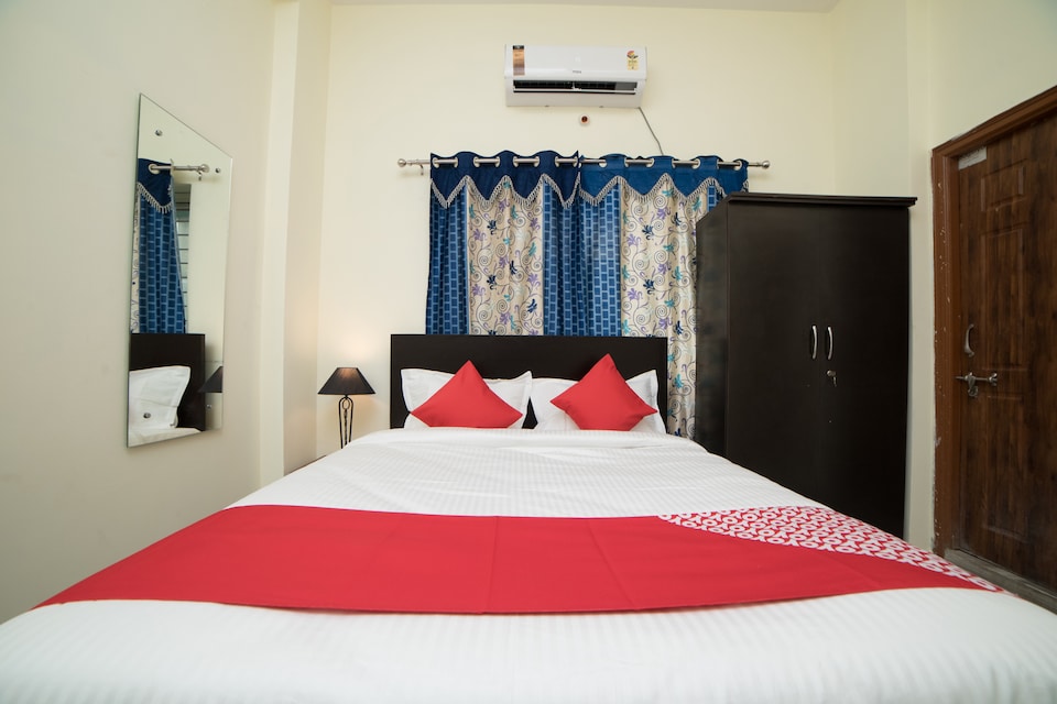 OYO 40077 Cyber Suites, Kothaguda, Hyderabad