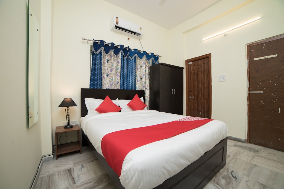 OYO 40077 Cyber Suites, Kothaguda, Hyderabad