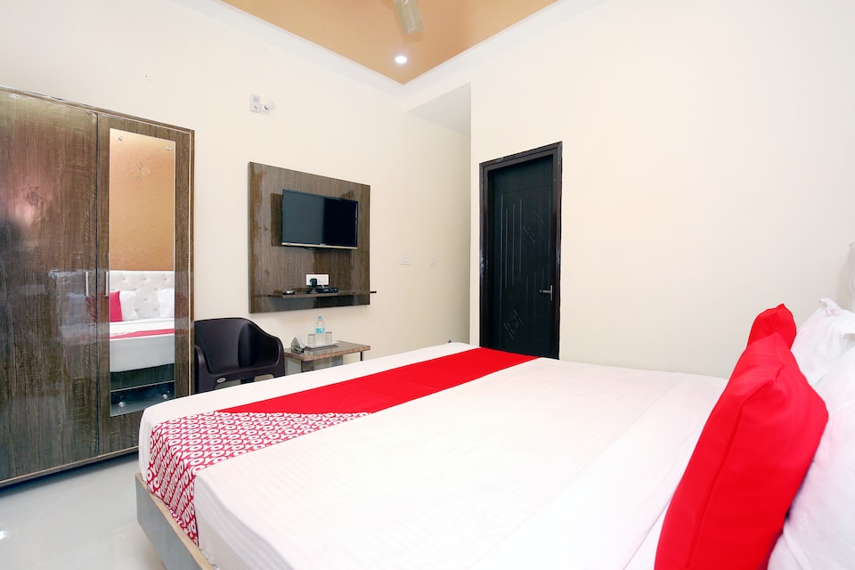 Oyo 40089 Hotel Star Highway, Zirakpur, Zirakpur