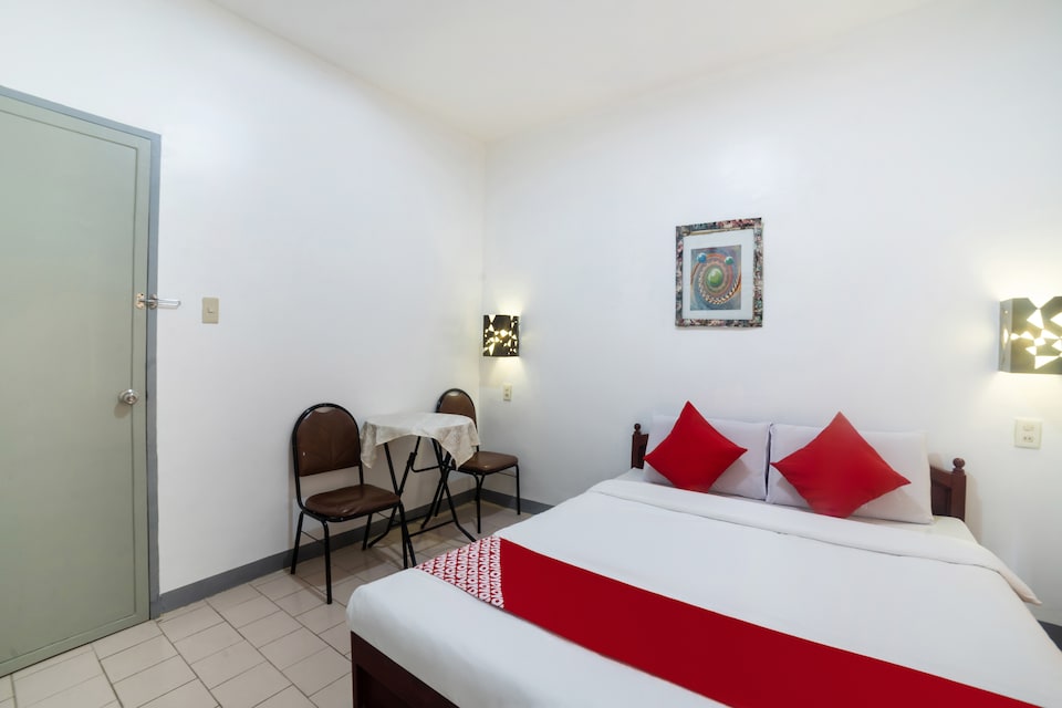 OYO 200 Ponce Suites Art Hotel, Davao City, Davao