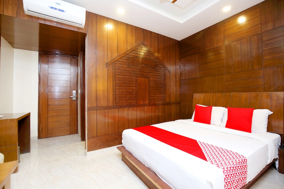 Capital O Hotel Cargo by JD, Zirakpur, Zirakpur