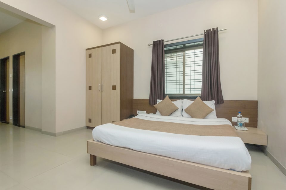 OYO 3776 Hotel Midtown Inn, Nashik, Nashik