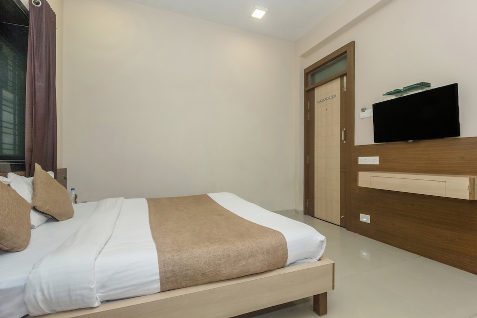 OYO 3776 Hotel Midtown Inn, Nashik, Nashik