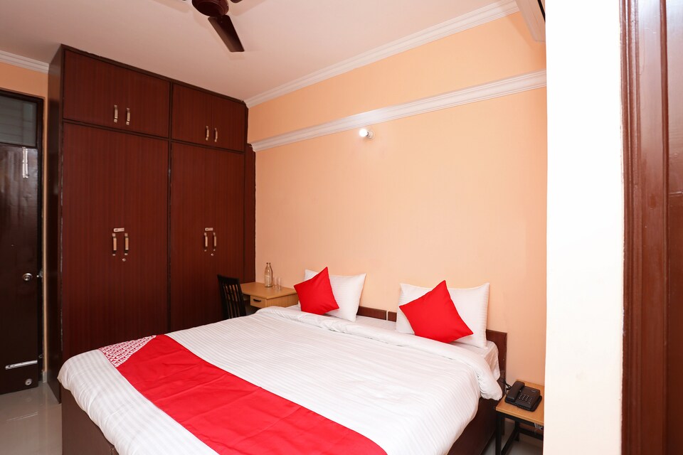 Flagship Polytechnic Chauraha Near Fun Republic Mall, Indira Nagar Lucknow, Lucknow