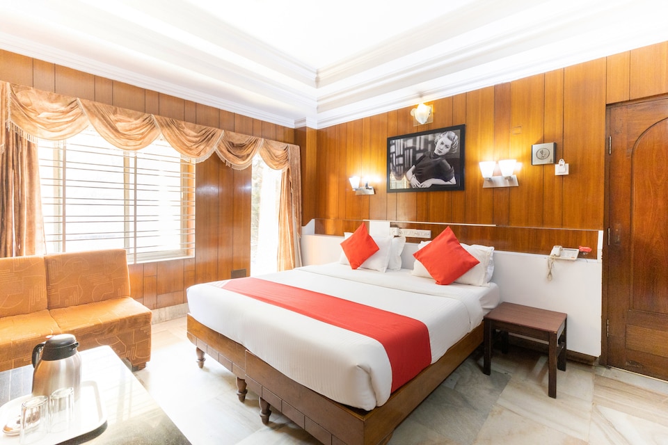 OYO 3778 Hotel Pulkeshi, Cottonpete Bangalore, Bangalore