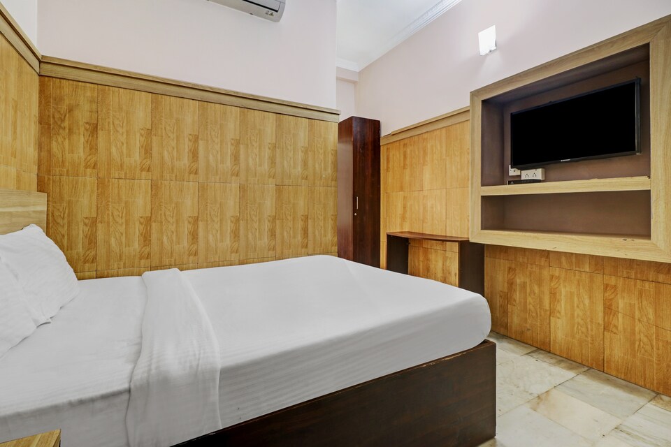 OYO 40141 Ascot Hotel, Railway Station North Kochi-II, Kochi