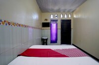 OYO 927 Carina Hotel 