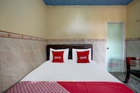 OYO 927 Carina Hotel 