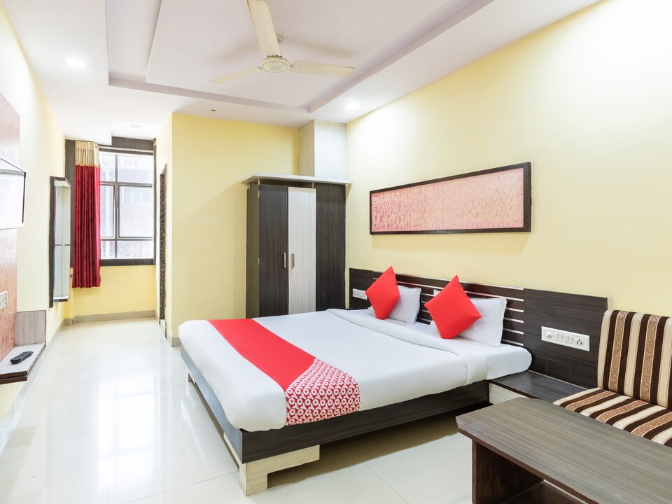 OYO 40153 Hotel Rajendra Palace, Ratlam, Ratlam