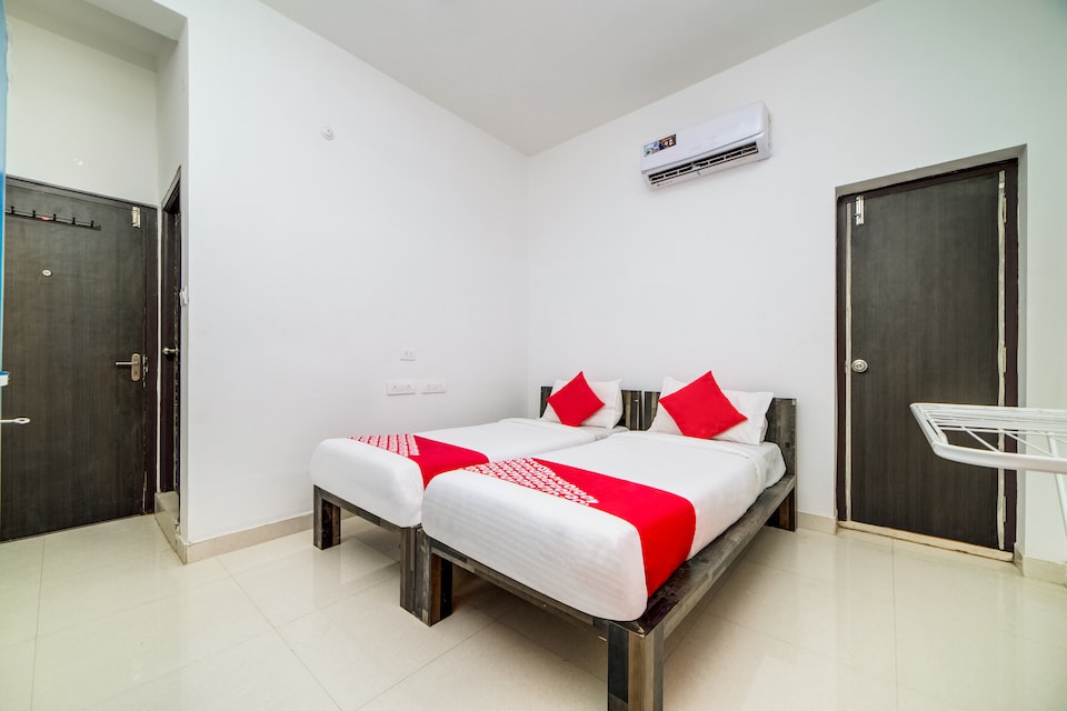 OYO 40155 Skynest, Financial District, Hyderabad