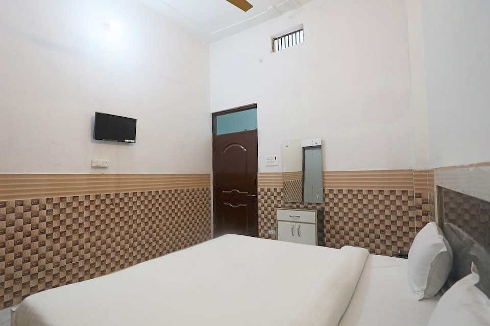 SPOT ON 40156 Mycity Hotel, Meerut, Meerut