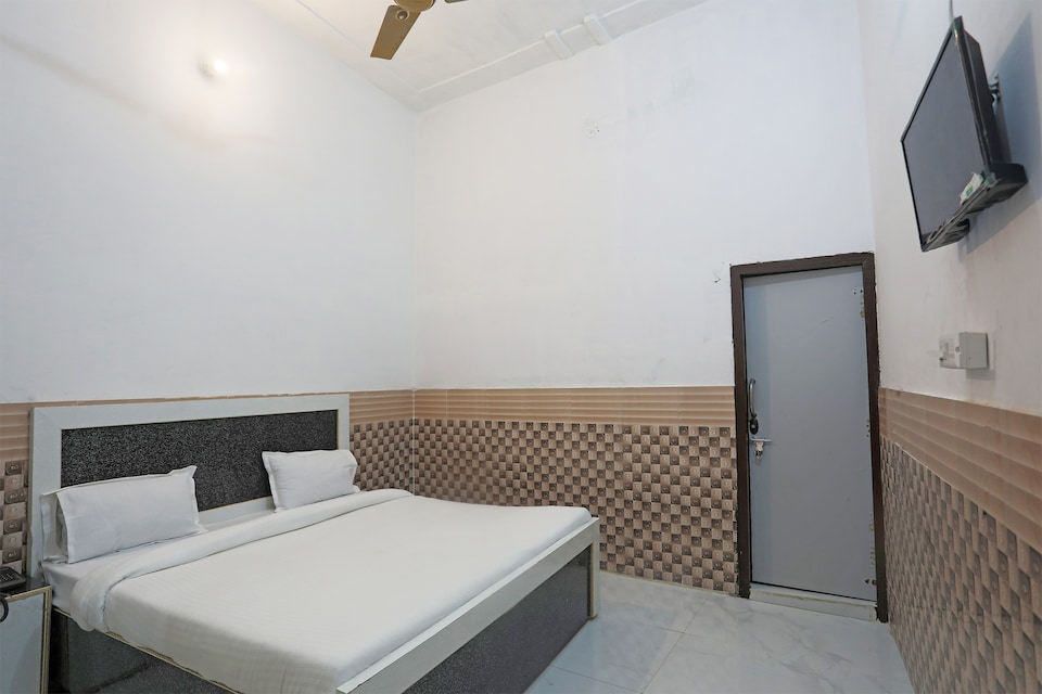 SPOT ON 40156 Mycity Hotel, Meerut, Meerut