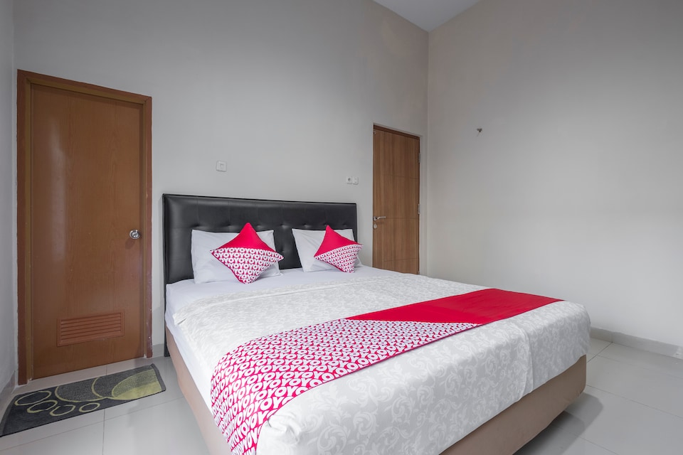 Hotel O Makassar near Pantai Losari formerly Hotel Astra Novilia, Losari, Makassar