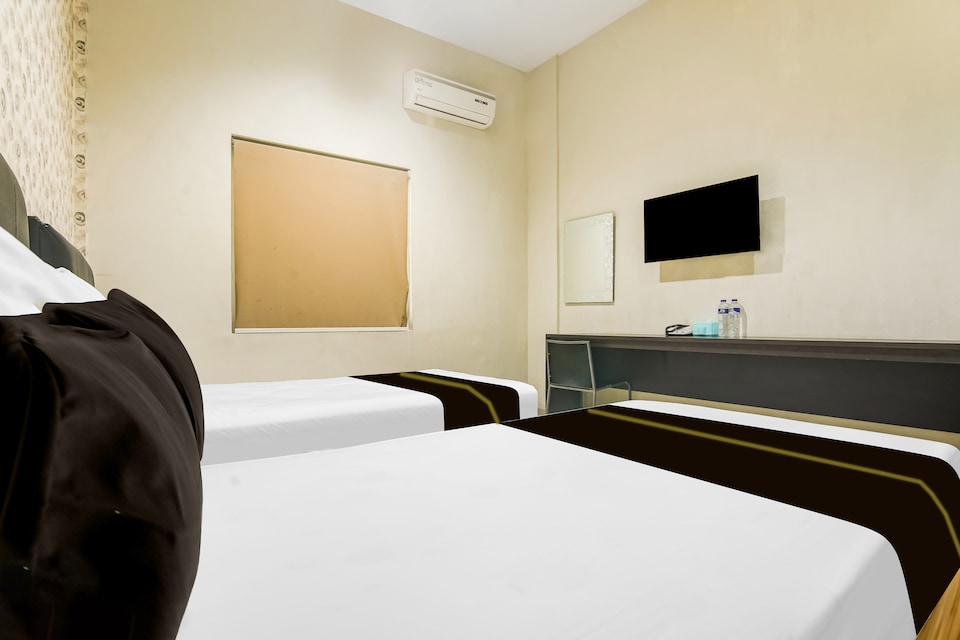 Hotel O Makassar near Pantai Losari formerly Hotel Astra Novilia, Losari, Makassar