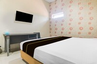 Hotel O Makassar near Pantai Losari formerly Hotel Astra Novilia