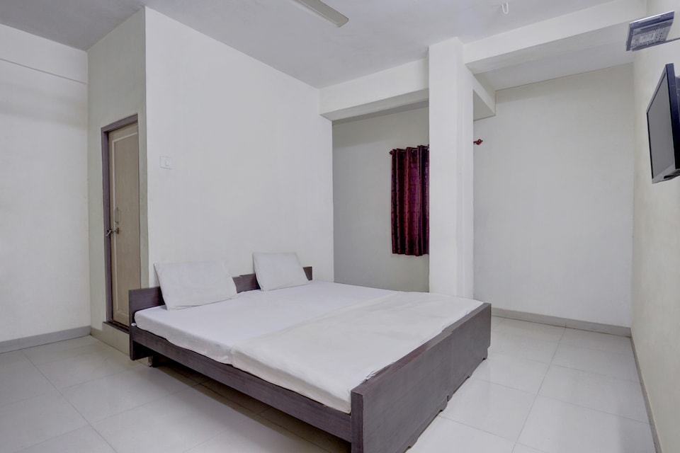 SPOT ON 40180 Supriya Lodge, Gadag, Gadag