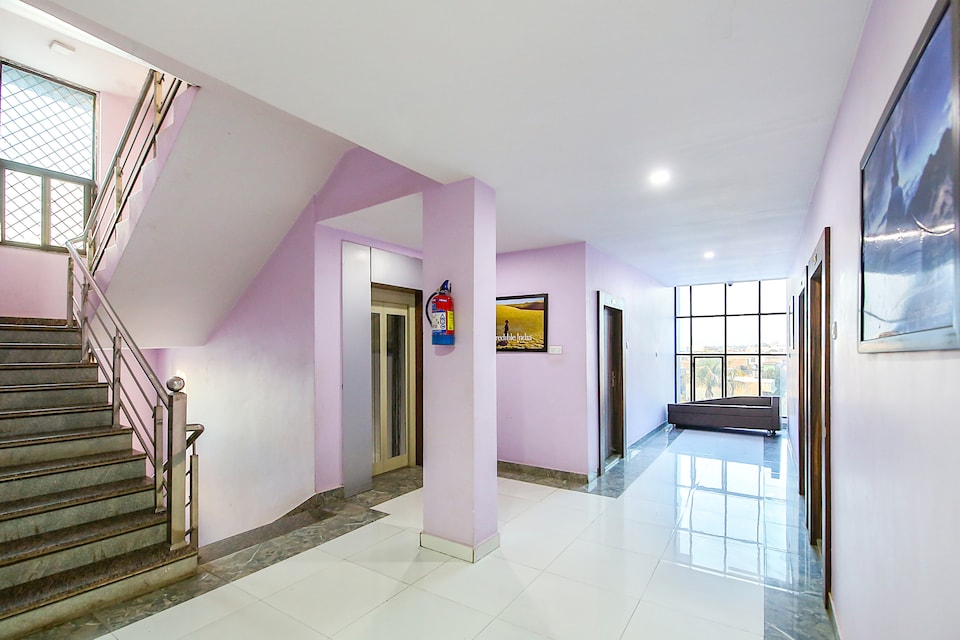 Capital O 40192 Hotel Bhuwan Heights, Satna, Satna