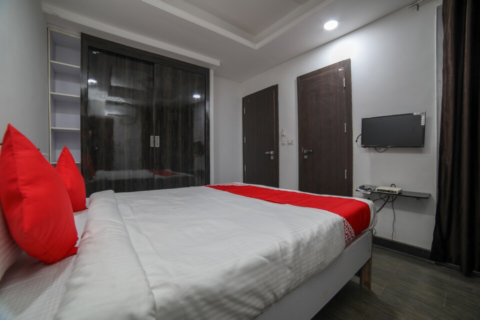 OYO Silver Apartments, Manish Nagar Besa, Nagpur