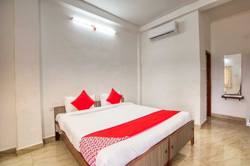 OYO Neelima Palace Marriage Garden, Ayudha Bypass, Bhopal