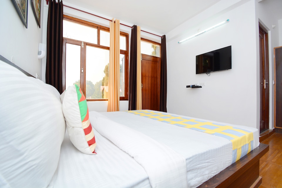 OYO Home 40215 Ecstatic  Studio Stay  Dochi, Kasauli, Kasauli