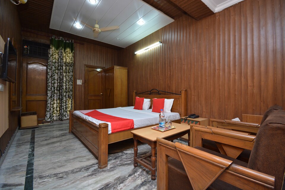 OYO 40230 Hotel Royal Palace, Jyoti Chowk Jalandhar, जालंधर