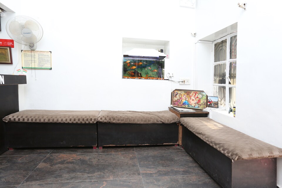 SPOT ON 40231 Hotel Jeet, Fatehabad Road, Agra