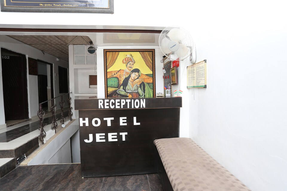 SPOT ON 40231 Hotel Jeet, Fatehabad Road, Agra