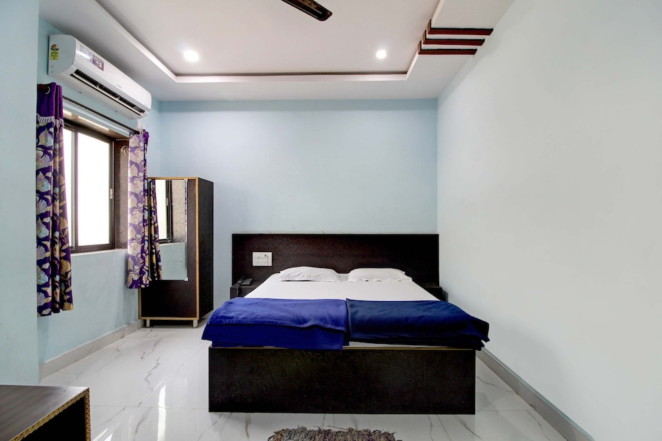  Sri Vaishnavi Lodge, Mancherial, Mancherial