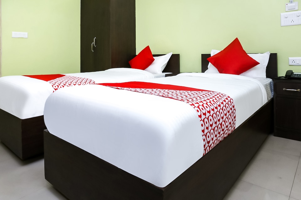 OYO 40236 Hotel Raat Din, Dharmanagar, Agartala