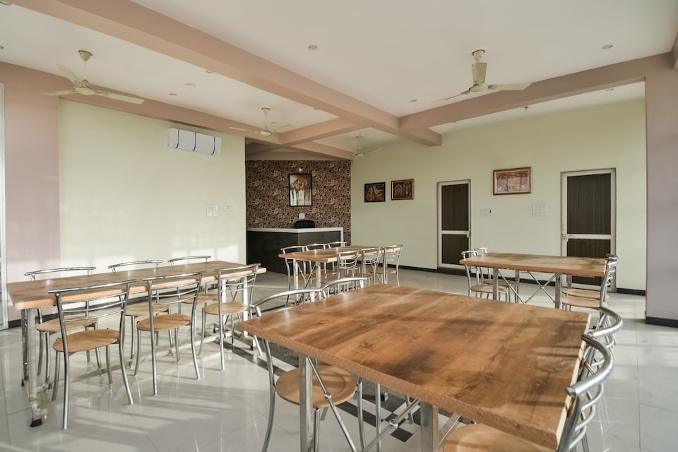 OYO 40238 Hotel Tirupati, Sikar, Sikar