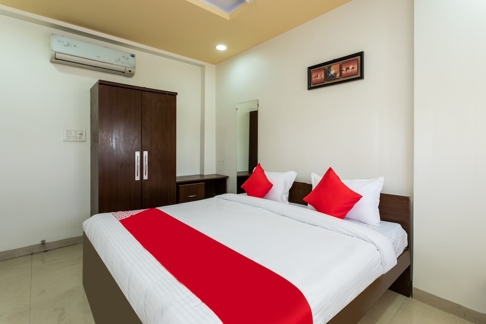 OYO 40248 Hotel Namasthetu Nakshatra, Bombay Hospital, Indore