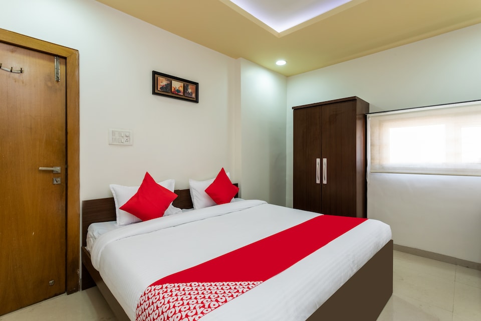 OYO 40248 Hotel Namasthetu Nakshatra, Bombay Hospital, Indore