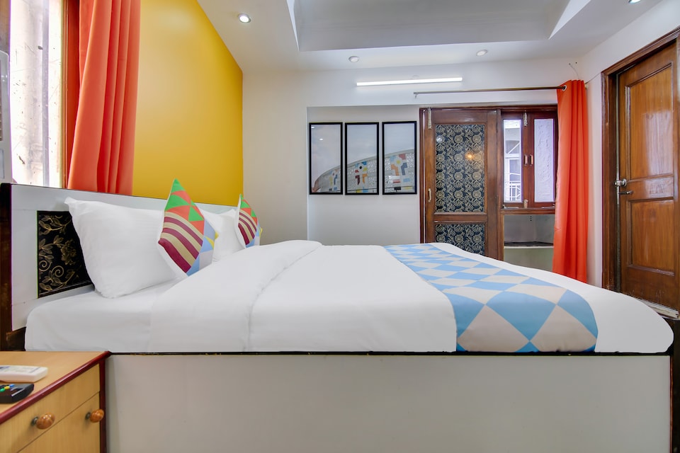 OYO 40250 Elegant Stay Iskcon Temple, Greater Kailash Delhi, Delhi