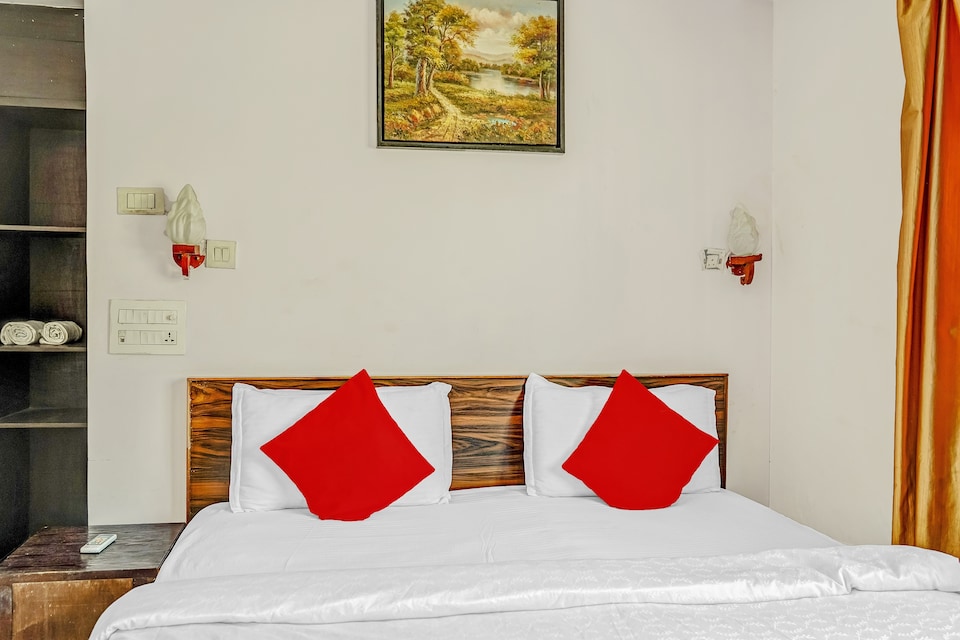 OYO 40272 Hotel Srinivasa Inn, Ameerpet, Hyderabad