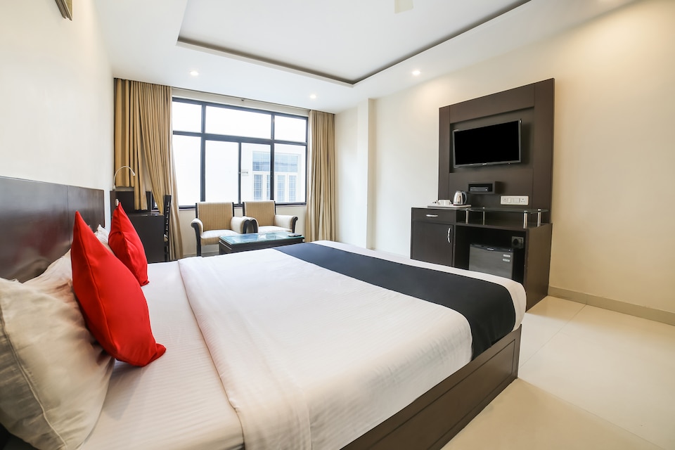 Capital O 40276 Hotel Raj Plaza, Mansarovar, Jaipur