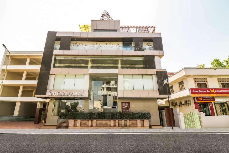 Capital O 40276 Hotel Raj Plaza, Mansarovar, Jaipur