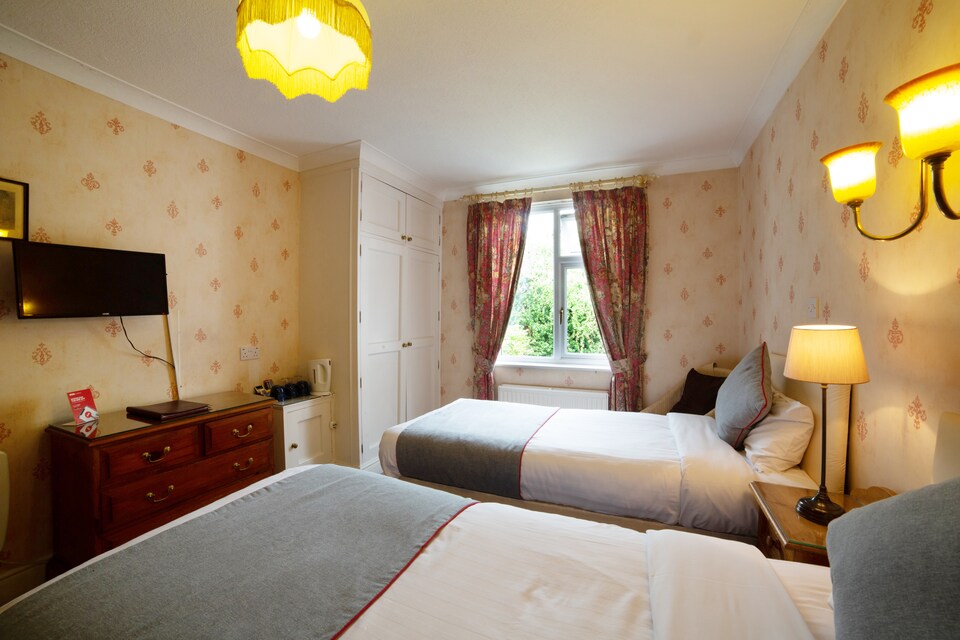 OYO Fines Bayliwick, Bracknell (Greater London), ब्रॅकनेल