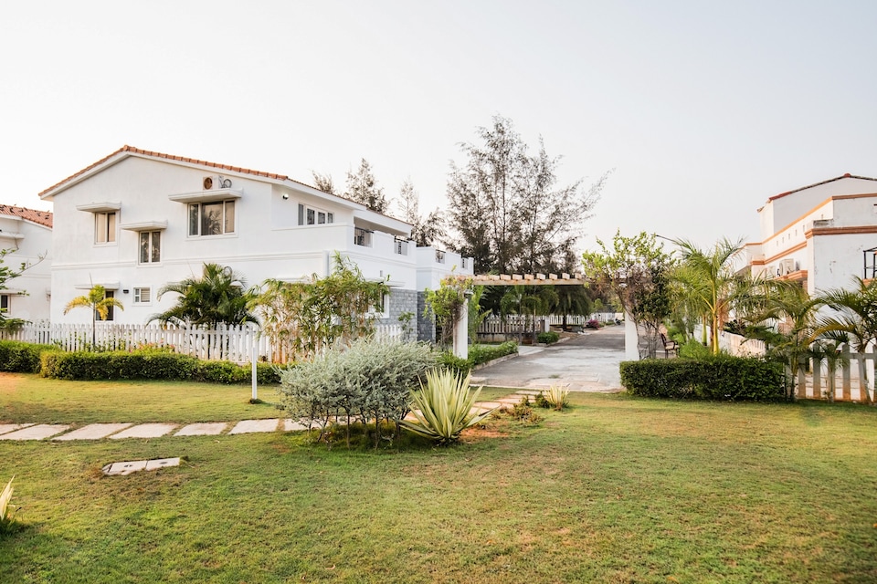 Capital O 40286 Lush Garden Resort, ECR Chennai, Chennai