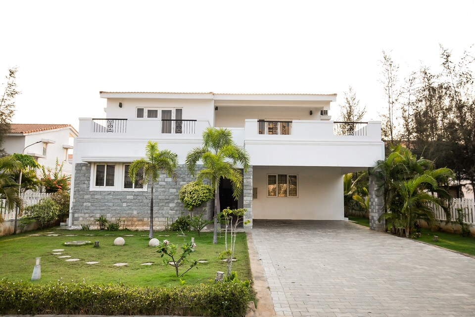 Capital O 40286 Lush Garden Resort, ECR Chennai, Chennai