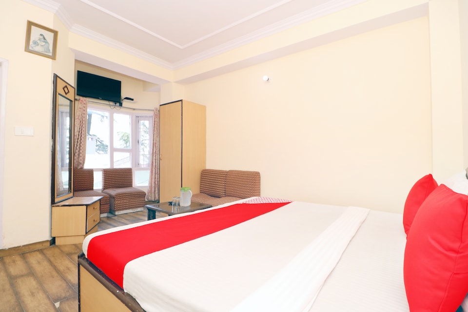 OYO 40308 Himani Premium, The Mall Road-Shimla, Shimla