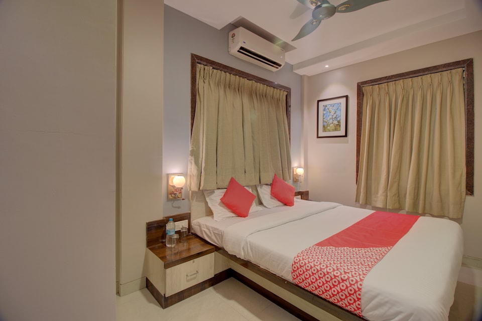 OYO 40315 Hotel Omkar Residency, Karjat city, Karjat